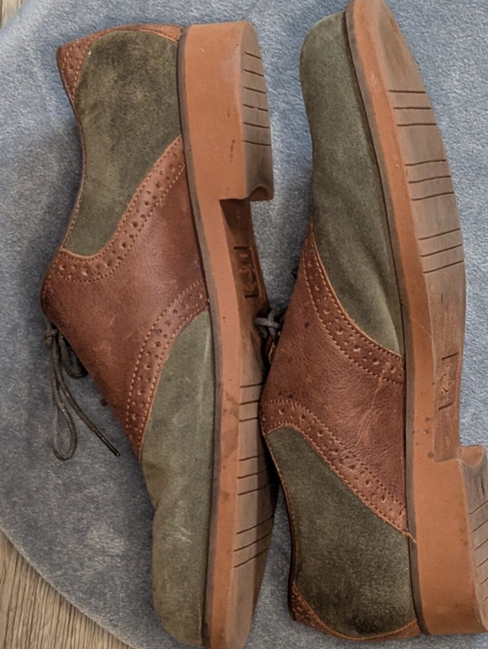 G.H. Bass & Co. Olive Suede and Brown Leather Saddle Shoes Oxfords Size 9 - Picture 2 of 11